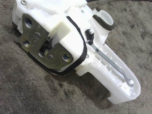 Front Right Door Lock Actuator MITSUBISHI Ek custom 2014 DBA-B11W — photo 2