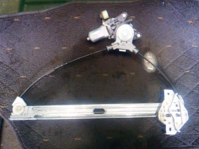 Front Right Door Regulator SUZUKI Alto 2006 CBA-HA24S 8340172J00 — photo 4