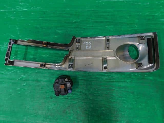 Right Fog Light NISSAN Serena 2011 DBA-C26 — photo 2