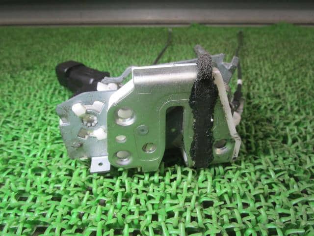 Front Left Door Lock Actuator MAZDA Scrum 2008 ABA-DG64W 1A3159310C — photo 4