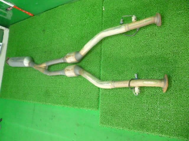 Exhaust Center Muffler TOYOTA Crown 2014 DBA-GRS210 1741031F30 — photo 1