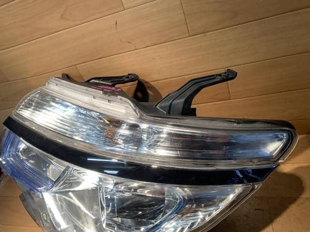 Left Headlight NISSAN Serena 2014 DBA-FNC26 — photo 3