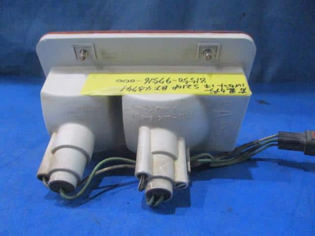 Right Tail Light DAIHATSU Hijet 2002 TE-S210P — photo 2