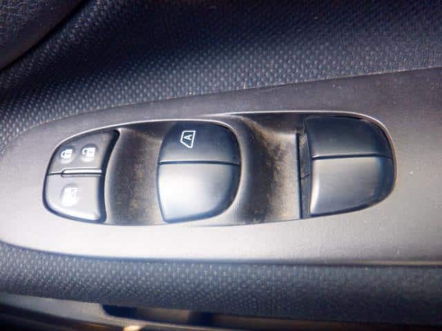 Power Window Switch NISSAN Serena 2011 DBA-FC26 — photo 1