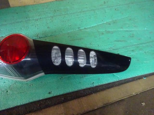 Right Tail Light DAIHATSU Mira 2007 DBA-L275S — photo 3