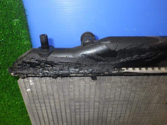 Radiator NISSAN Serena 2007 DBA-C25 — photo 2