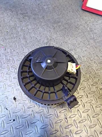 Blower Motor NISSAN Wingroad 2011 DBA-NY12 — photo 3