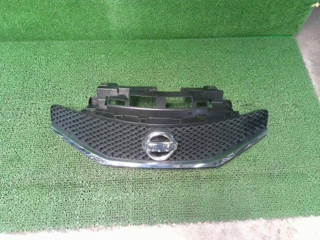 Radiator Grille NISSAN Note 2016 DBA-NE12 — photo 1