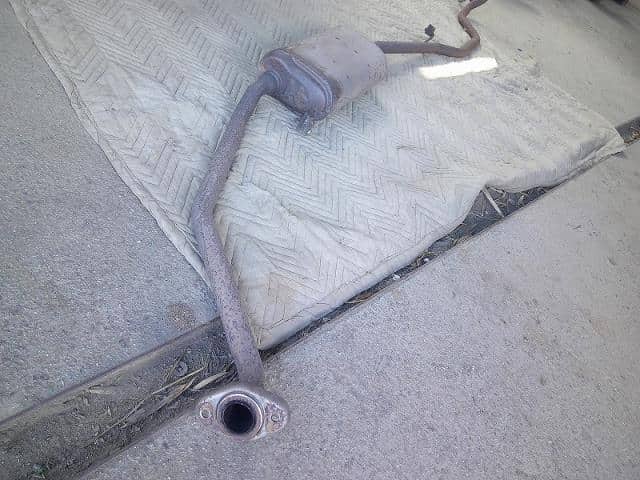 Front Exhaust Pipe DAIHATSU Tanto 2009 DBA-L375S — photo 3