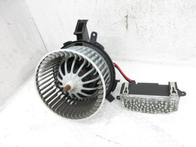 Blower Motor AUDI Audi a5 2011 ABA-8TCDNL 8K0820521B — photo 3