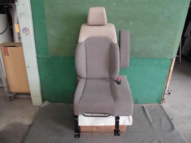 Driver's Seat HONDA N BOX 2017 DBA-JF3 — photo 1