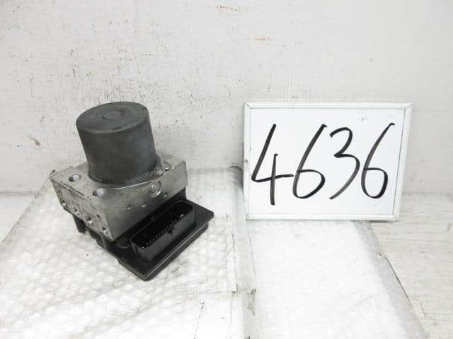 ABS Actuator AUDI Audi a5 2011 ABA-8TCDNL 8K061451 — photo 1