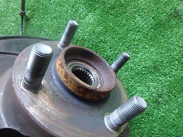 Front Left Knuckle Hub Assembly NISSAN Note 2013 DBA-NE12 — photo 3