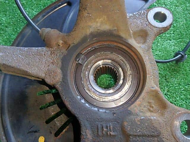 Front Left Knuckle Hub Assembly NISSAN Note 2013 DBA-NE12 — photo 5
