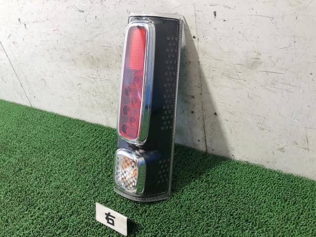 Right Tail Light SUZUKI Spacia 2021 5AA-MK53S 3565079R01 — photo 2