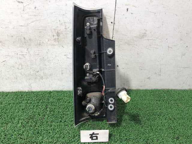 Right Tail Light SUZUKI Spacia 2021 5AA-MK53S 3565079R01 — photo 3