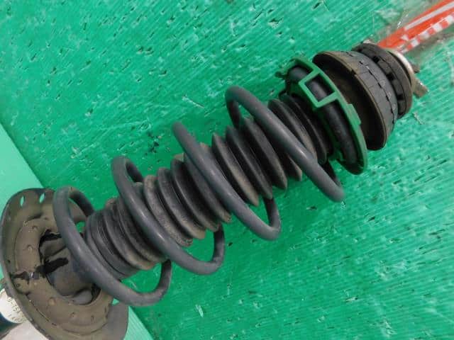 Front Left Strut HONDA Fit 2014 DAA-GP5 — photo 4