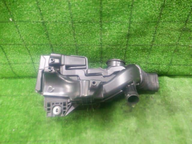 Air Cleaner Assembly HONDA Vezel 2018 DAA-RU4 — photo 3