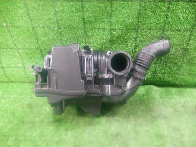 Air Cleaner Assembly HONDA Vezel 2018 DAA-RU4 — photo 2