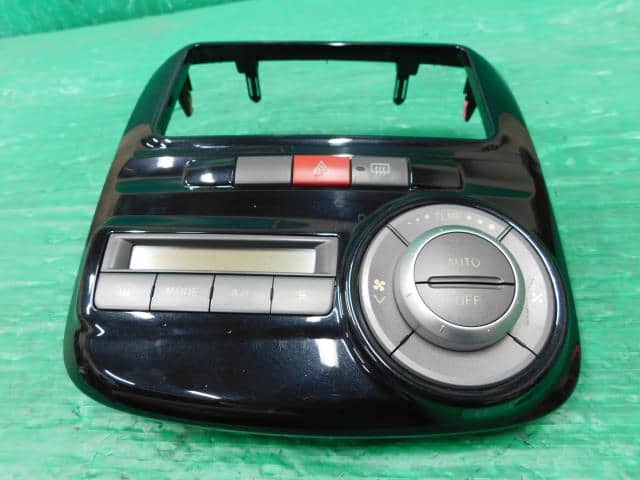 Interior Parts DAIHATSU Tanto 2011 DBA-L375S — photo 4