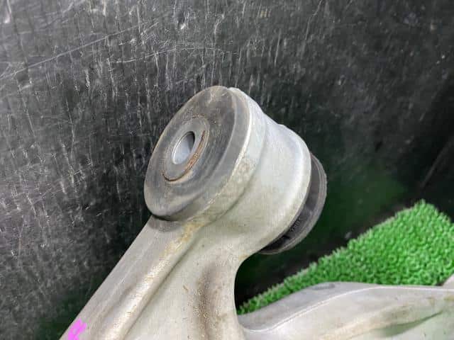 Front Right Lower Control Arm MAZDA RX-8 2003 LA-SE3P F15134300B — photo 2