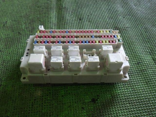 Fuse Box Mitsubishi Fuso Fighter Mignon 2006 PA-FK71F MK541742 — photo 1