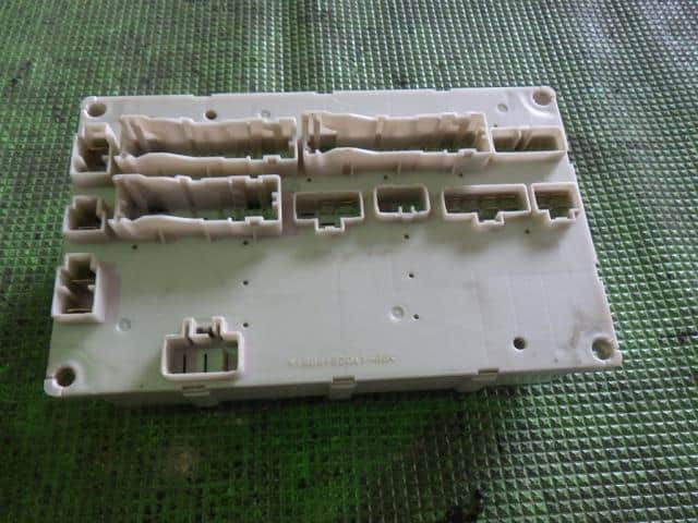 Fuse Box Mitsubishi Fuso Fighter Mignon 2006 PA-FK71F MK541742 — photo 2