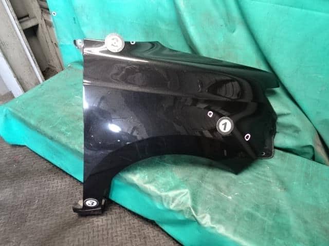 Right Fender Panel TOYOTA bB 2008 DBA-QNC21 — photo 1