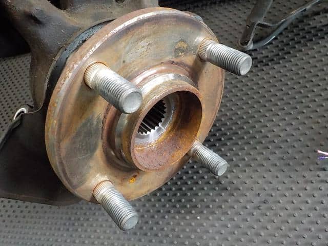 Front Right Knuckle Hub Assembly NISSAN Moco 2007 DBA-MG22 — photo 3