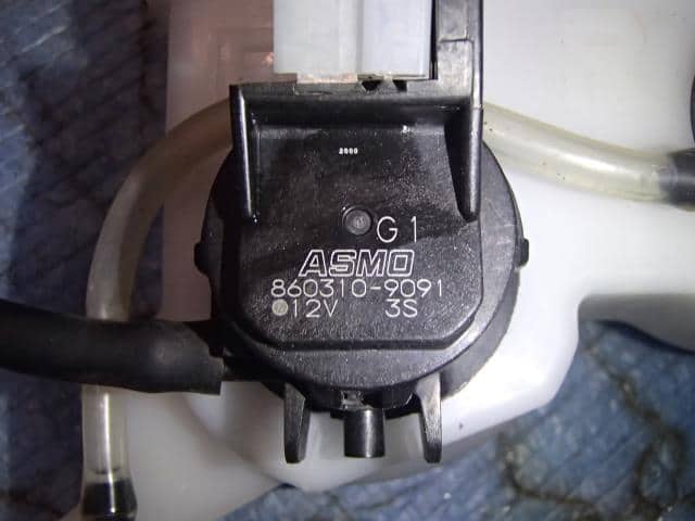 Windshield Washer Tank DAIHATSU Tanto 2015 DBA-LA610S — photo 4