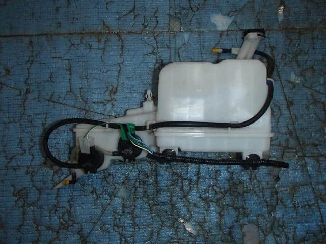 Windshield Washer Tank DAIHATSU Tanto 2015 DBA-LA610S — photo 1