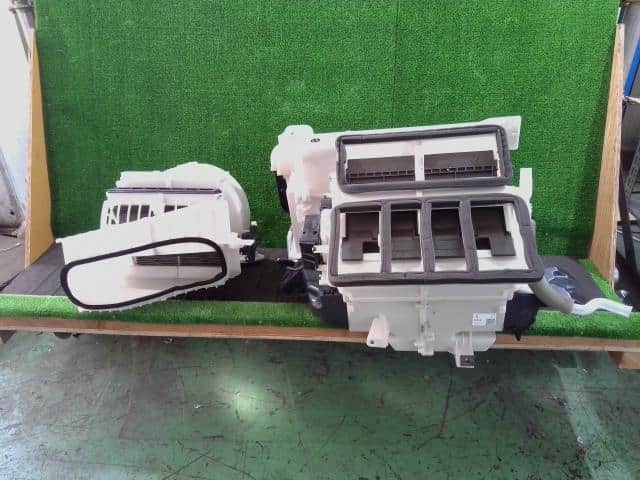 Air Conditioner Assembly MAZDA Axela 2014 DBA-BMEFS — photo 1