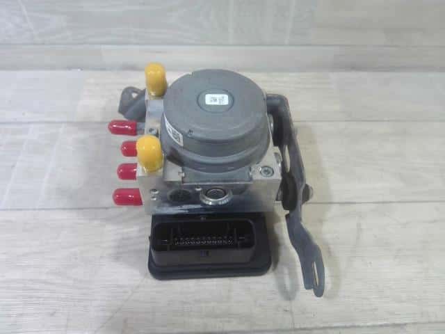 ABS Actuator SUZUKI Hustler 2019 DAA-MR41S 5613065PU0 — photo 1
