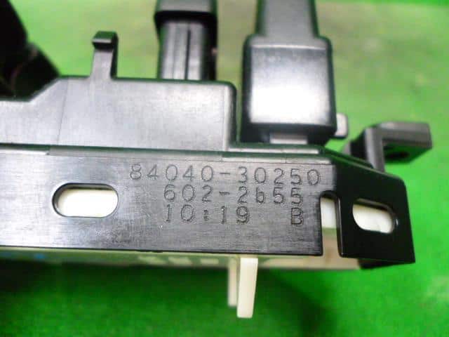 Power Window Switch TOYOTA Auris 2015 DBA-NRE185 — photo 4
