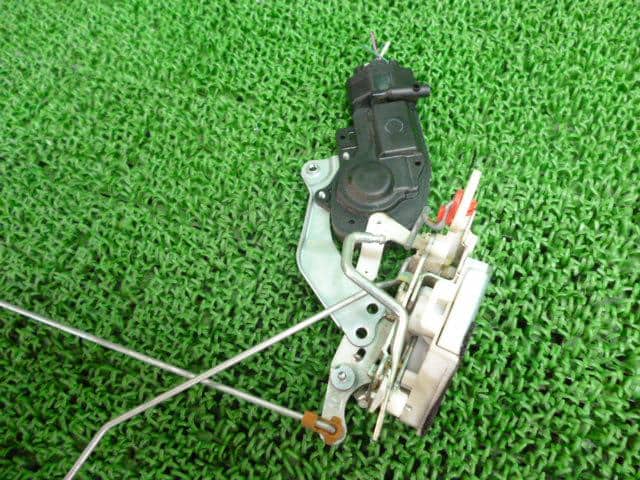Door Lock Solenoid DAIHATSU Hijet 2021 3BD-S321V — photo 3