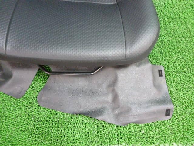 Driver's Seat DAIHATSU Hijet 2023 3BD-S710V — photo 5