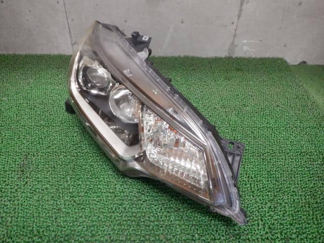 Right Headlight HONDA Fit 2013 DBA-GK3 — photo 4