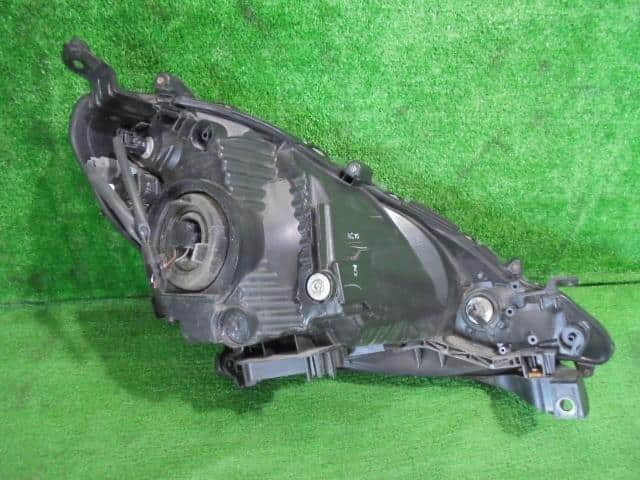 Left Headlight HONDA Fit 2011 DAA-GP1 — photo 5
