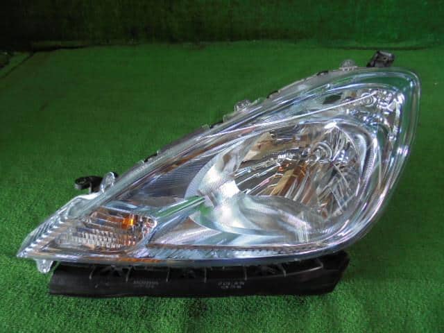 Left Headlight HONDA Fit 2011 DAA-GP1 — photo 1