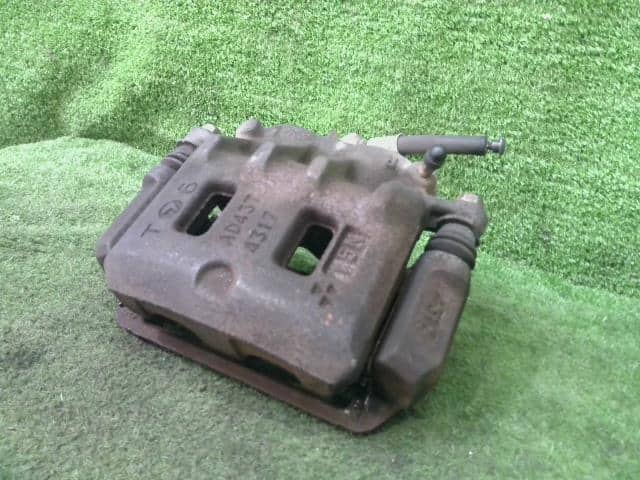 Front Right Caliper SUBARU Forester 2001 GF-SF5 26291AC021 — photo 1