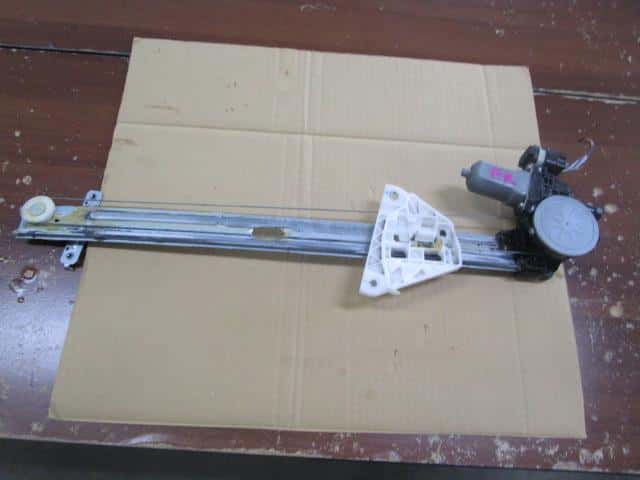 Front Right Door Regulator SUZUKI Wagon R 2014 DBA-MH34S 8343065J11 — photo 1