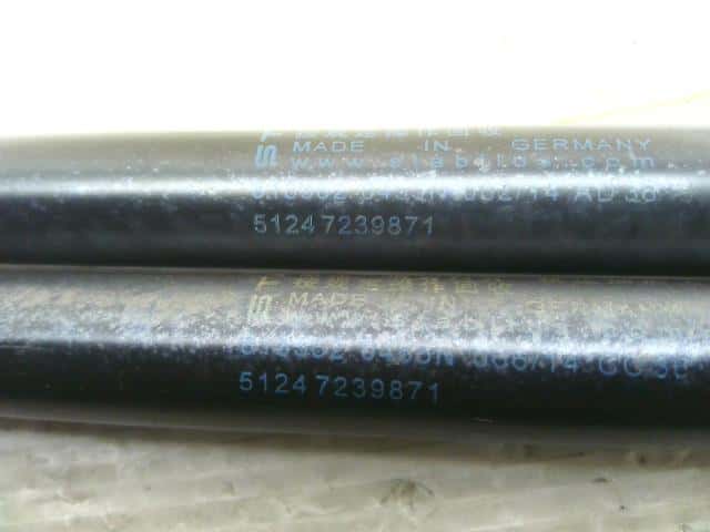 Tail Gate Damper BMW 1 Series 2014 DBA-1A16 51247239871 — photo 2