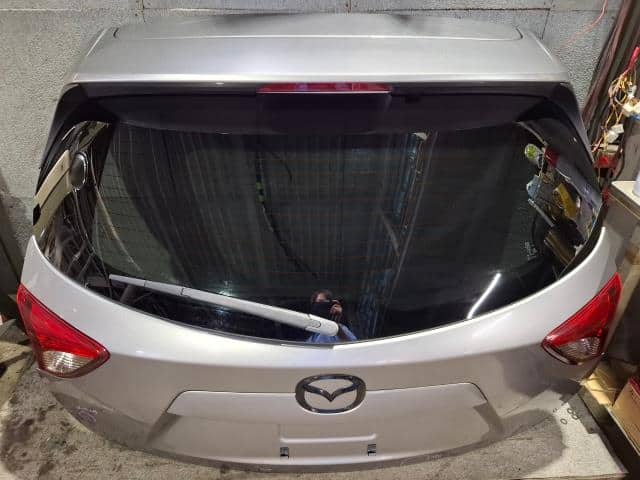 Back Door Assembly MAZDA CX-5 2012 LDA-KE2AW KDY96202XC — photo 1