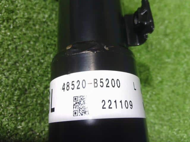 Front Left Strut DAIHATSU Hijet 2022 3BD-S700V 48520B9510 — photo 2