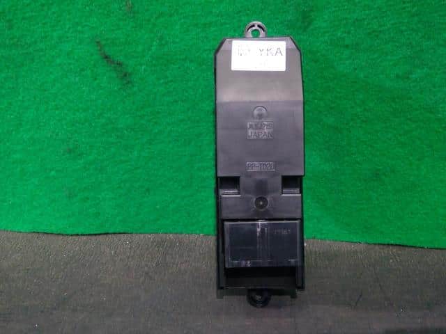 Power Window Switch MITSUBISHI Delica D2 2018 DAA-MB36S — photo 3