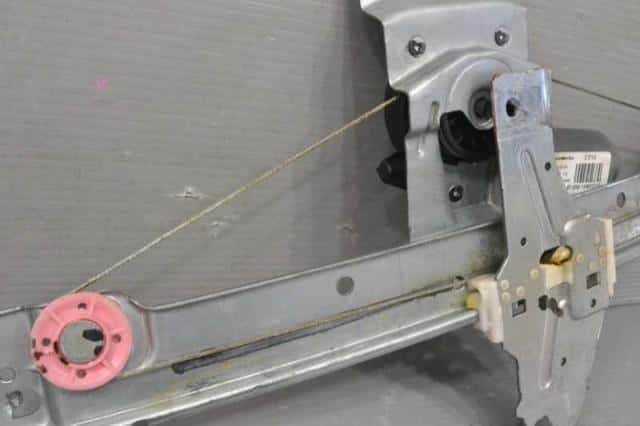 Rear Right Door Regulator PEUGEOT 207 2009 — photo 7