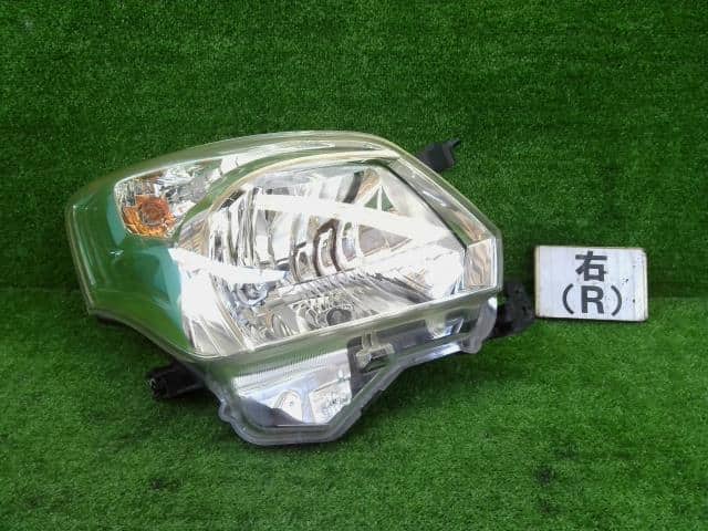 Right Headlight SUZUKI Spacia 2013 DBA-MK32S 3512081M00 — photo 1