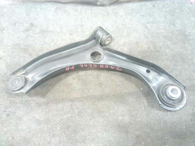 Front Right Lower Control Arm SUZUKI Solio 2018 DAA-MA36S 4520181P00 — photo 2