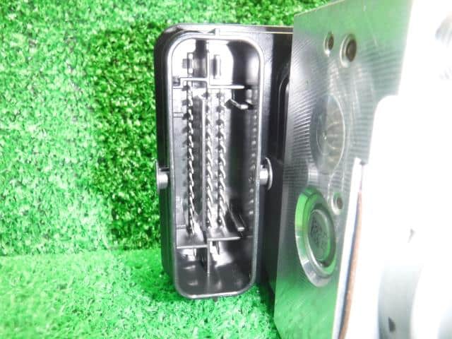 ABS Actuator SUZUKI Hustler 2014 DBA-MR31S 5611065P00 — photo 4