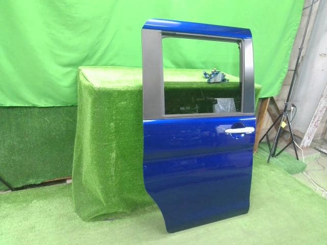 Rear Right Door Assembly SUBARU 2017 DBA-LA600F 67003B2250 — photo 2